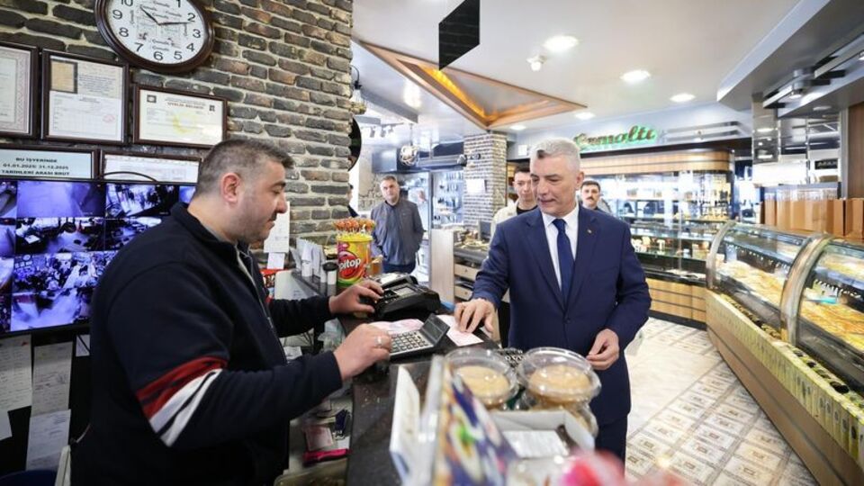 Bakan Bolat'tan vatandaşlara "alışveriş yapın" çağrısı