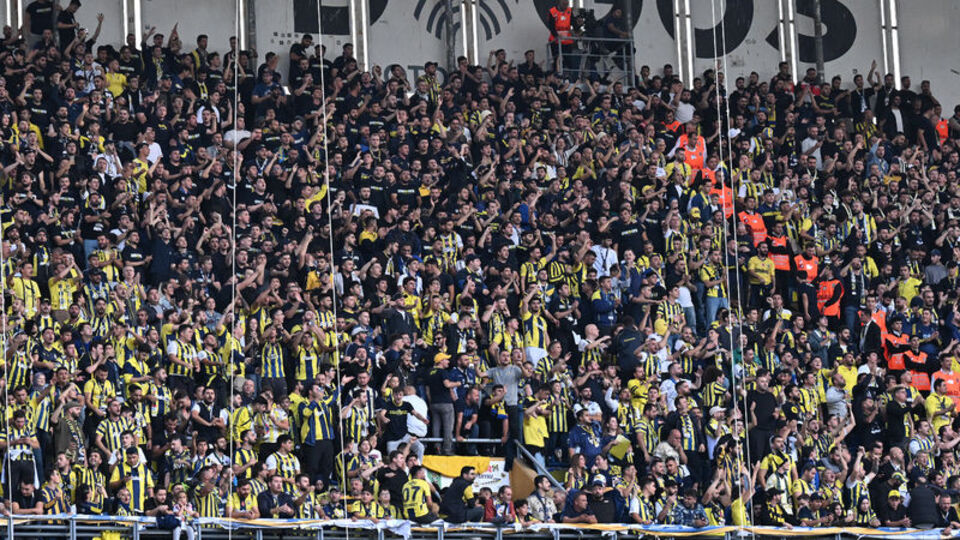 Kadıköy'de derbi öncesi kedi sesi!