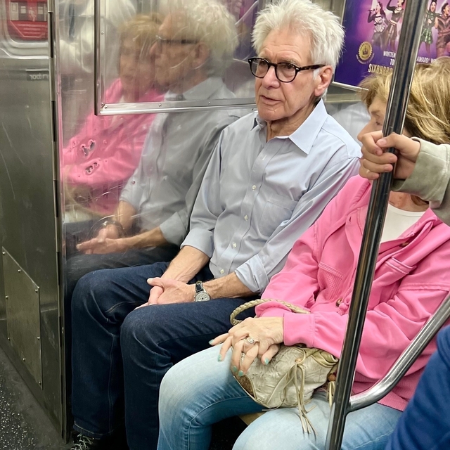 Ünlü oyuncu metroda görüntülendi