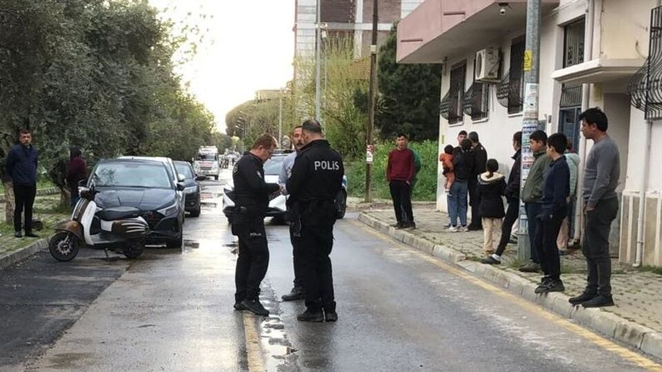 Kardeşini ve yengesini vurdu