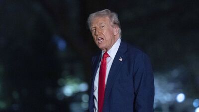 Trump binlerce kişiyi işten çıkarmaya başladı