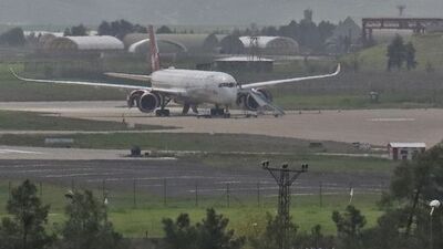 Acil iniş yapan uçak, kalkış yapamadı