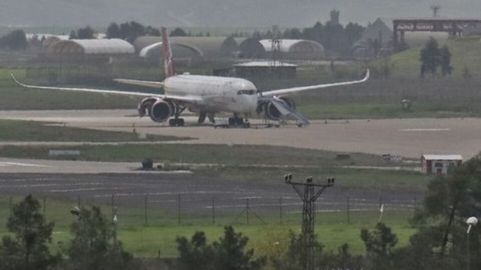 Acil iniş yapan uçak, kalkış yapamadı