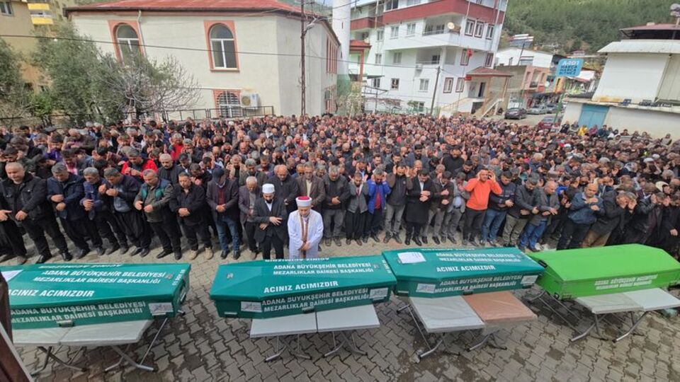 Bayram tatilinin en acı fotoğrafı! Bir anne ve 3 çocuk!