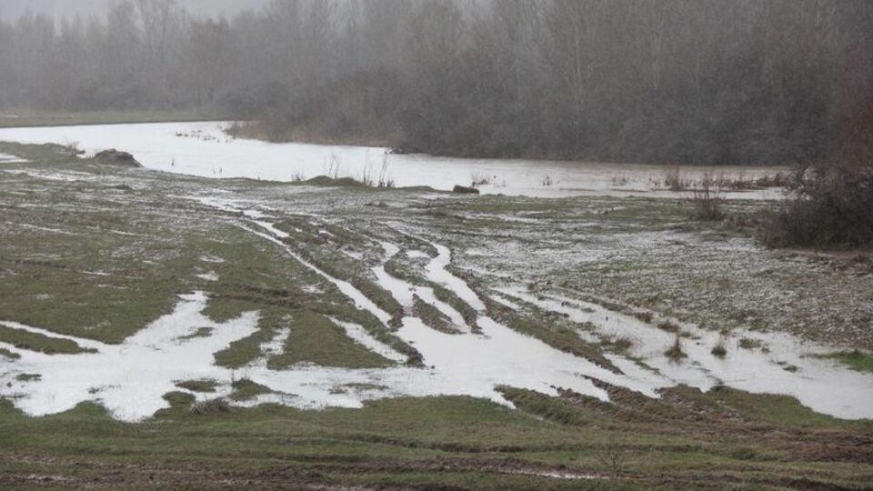 Zara'da tarlalar su altında kaldı