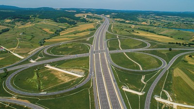 Bayramda otoyollardan 8.4 milyon araç geçti