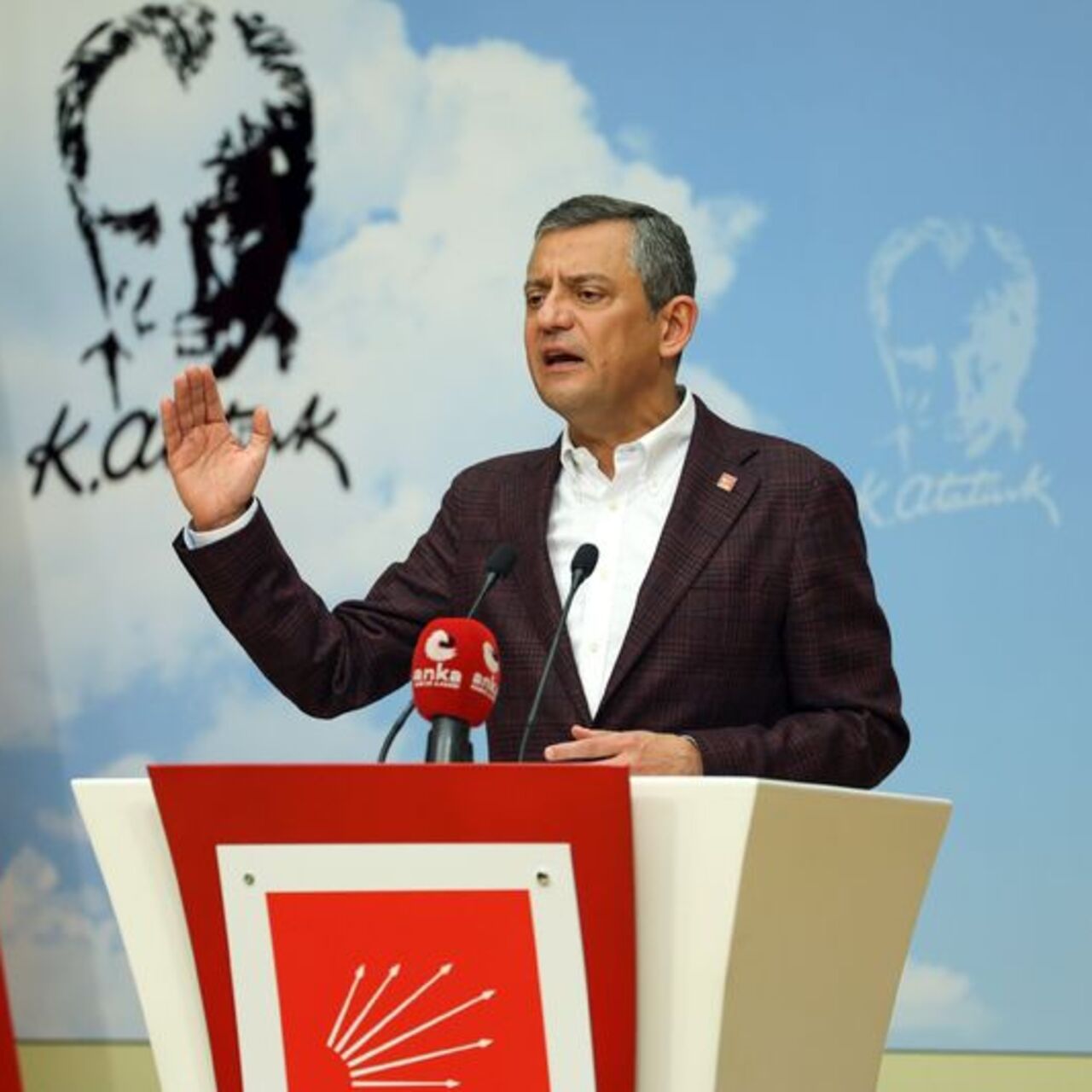 'Kurultayımız herkese açıktır'