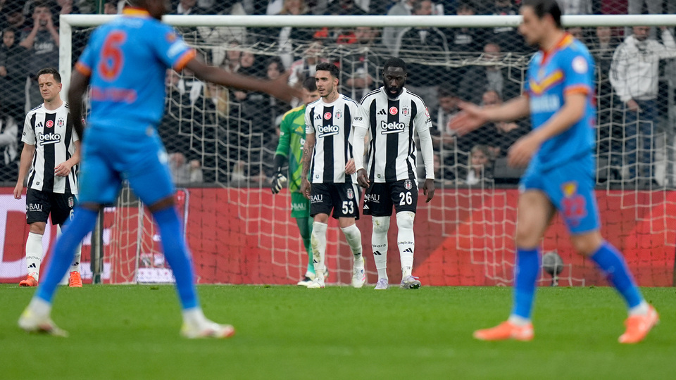 Beşiktaş, Göztepe'ye yine kaybetti!