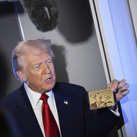 Trump "altın kartı" gösterdi