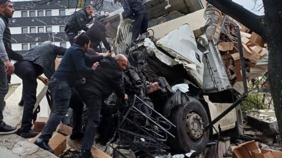 Durakta bekleyenleri kurtardı ama... Son manevra!