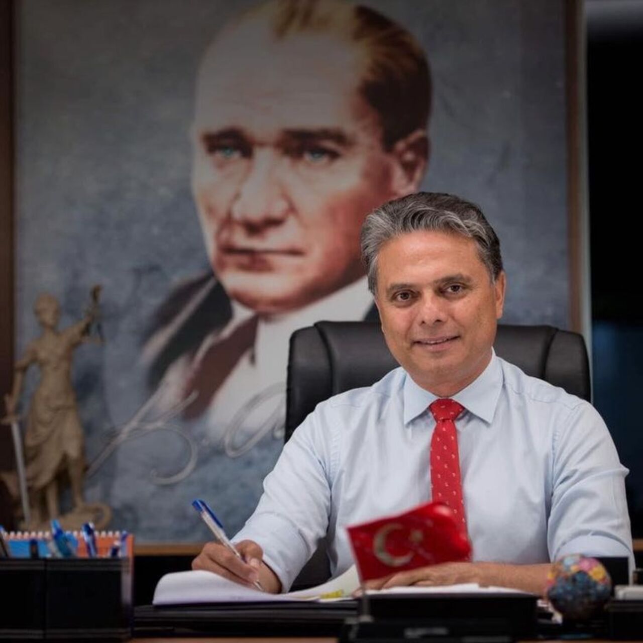 Uysal, Özgür Özel'e rakip oldu