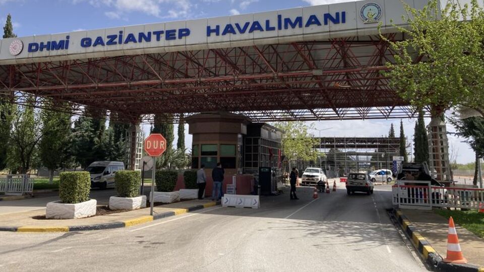 Havalimanında arbede: 1'i polis 2 yaralı