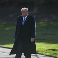 Trump: Çin paniğe kapıldı