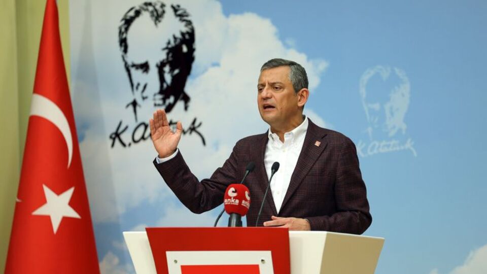 Özel'den eski genel başkanlara davet