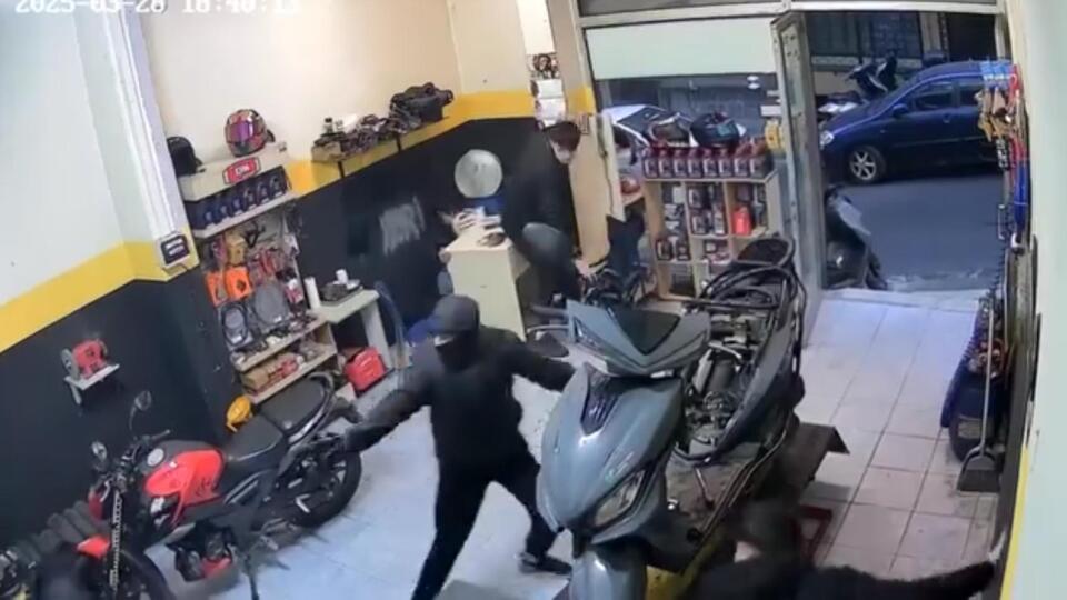 Motosiklet tamirhanesine silahlı saldırı!