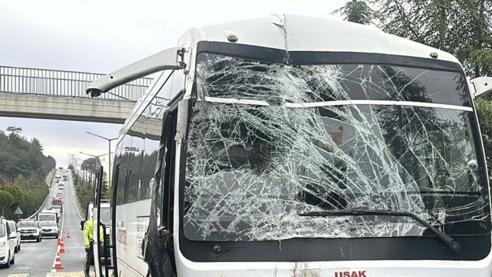 İşçi servisleri çarpıştı: 20 yaralı