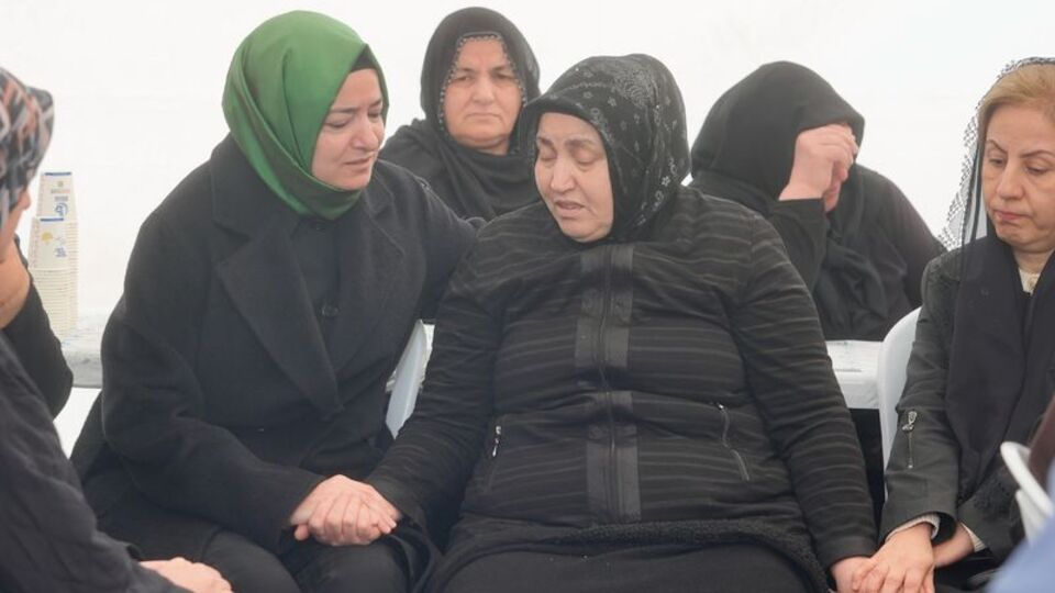 Kaya'dan şehit bekçinin ailesine ziyaret