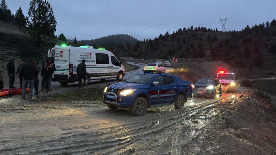 Kayalıklardan düşen kişi öldü