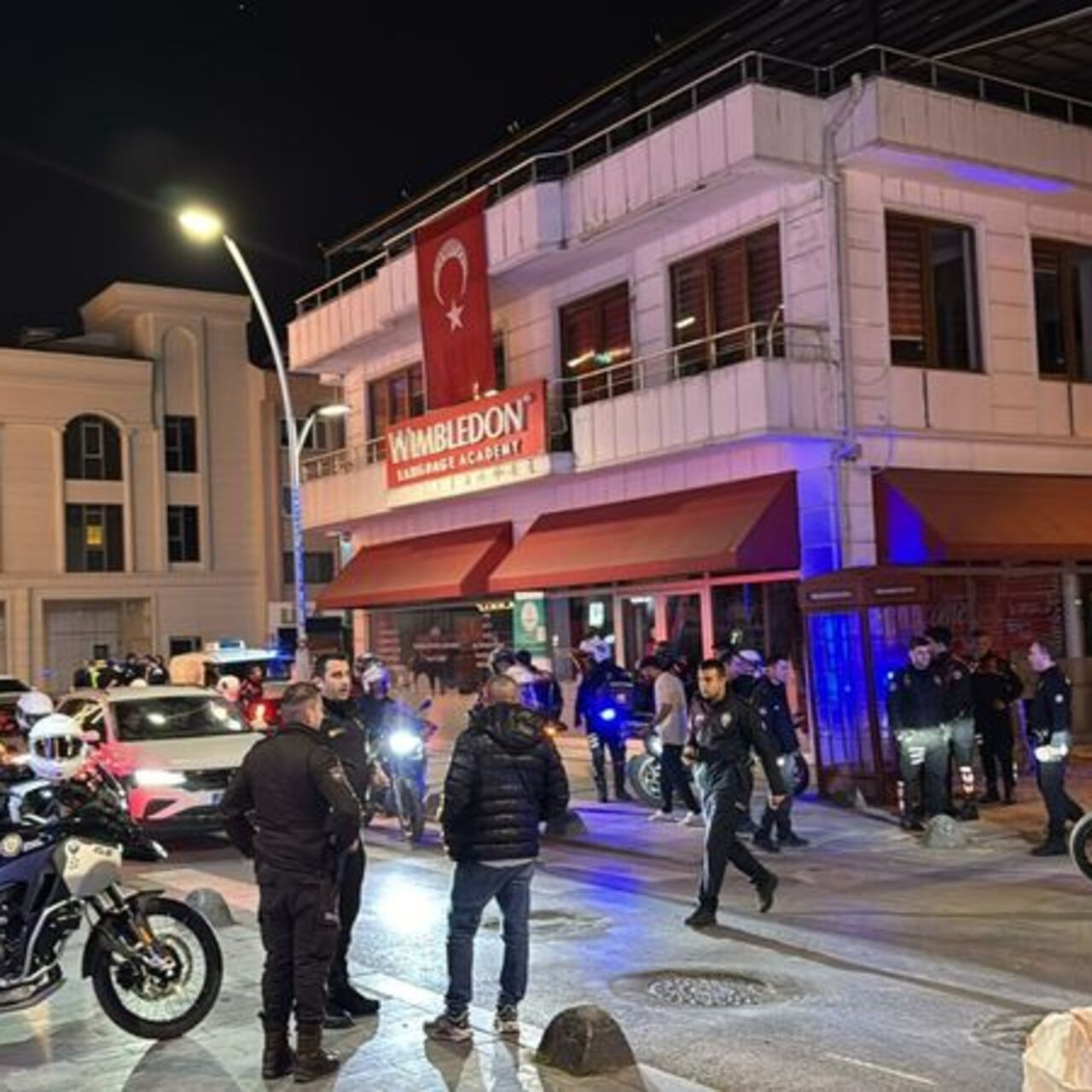 Kafeye girip kabusu yaşattı