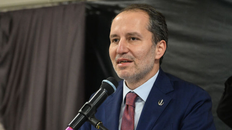 Erbakan: Türkiye çifte standartlarla yönetiliyor