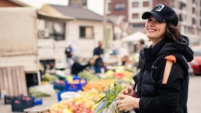 Ünlü oyuncu halk pazarında