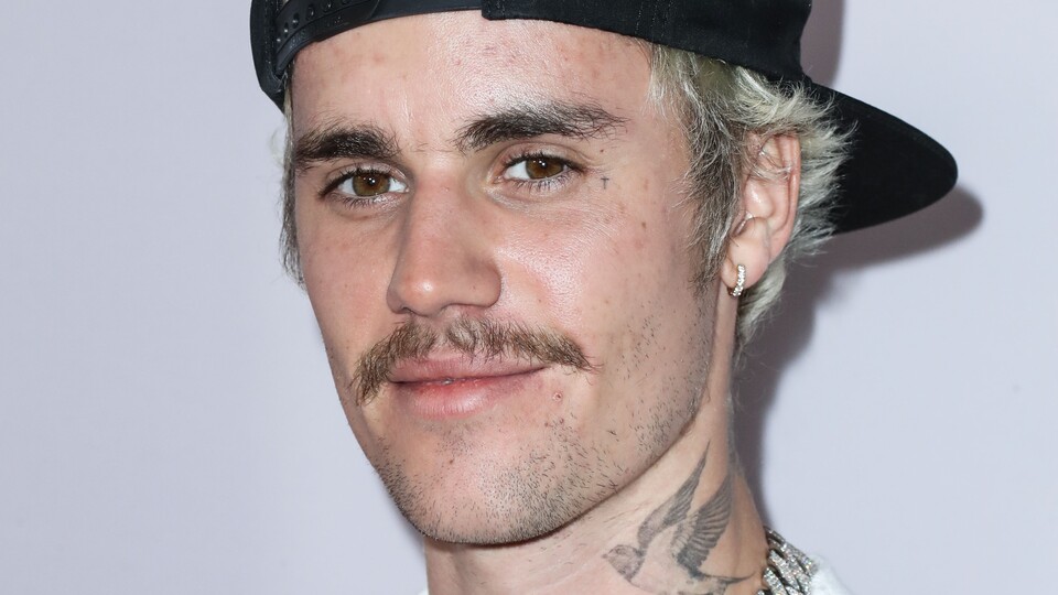 Justin Bieber, Aleyna Tilki'yi takibe aldı