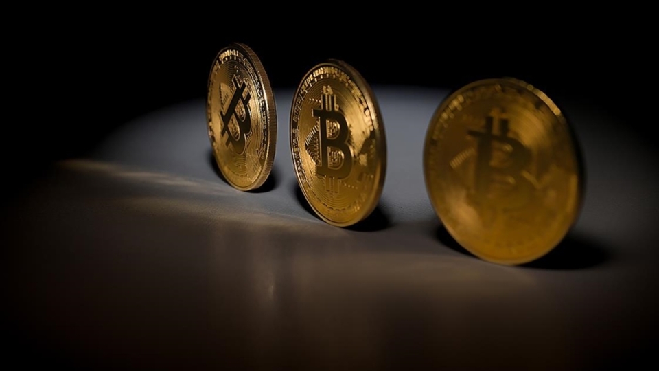 Uzmanlardan borsa ve kripto para yatırımcılara 'panik yapmayın' uyarısı