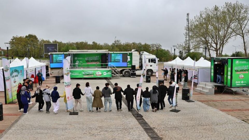"Çevre Tırı", Samsun'da öğrencilerle buluştu
