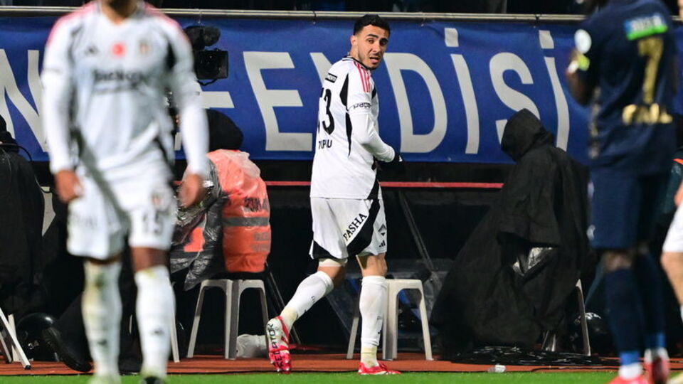 Beşiktaş'ta sakatlık ve kırmızı kart!