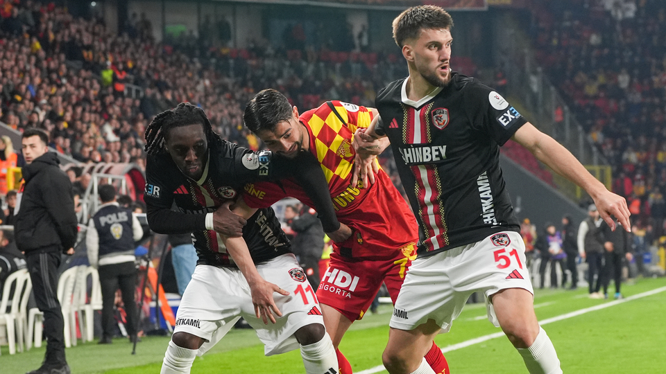 Göztepe uzatmalarda puanı kaptı!