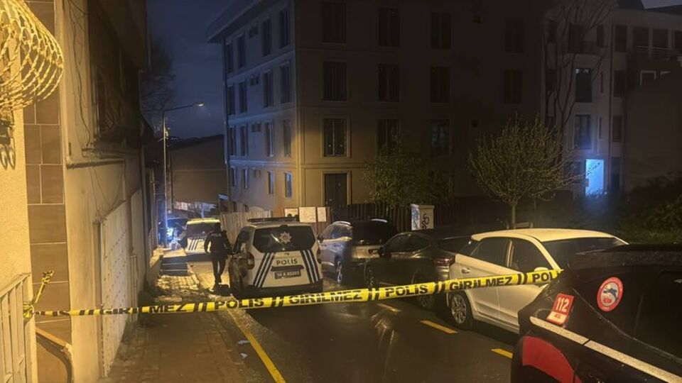 Bir kişiyi yaralayıp polise saldırdı