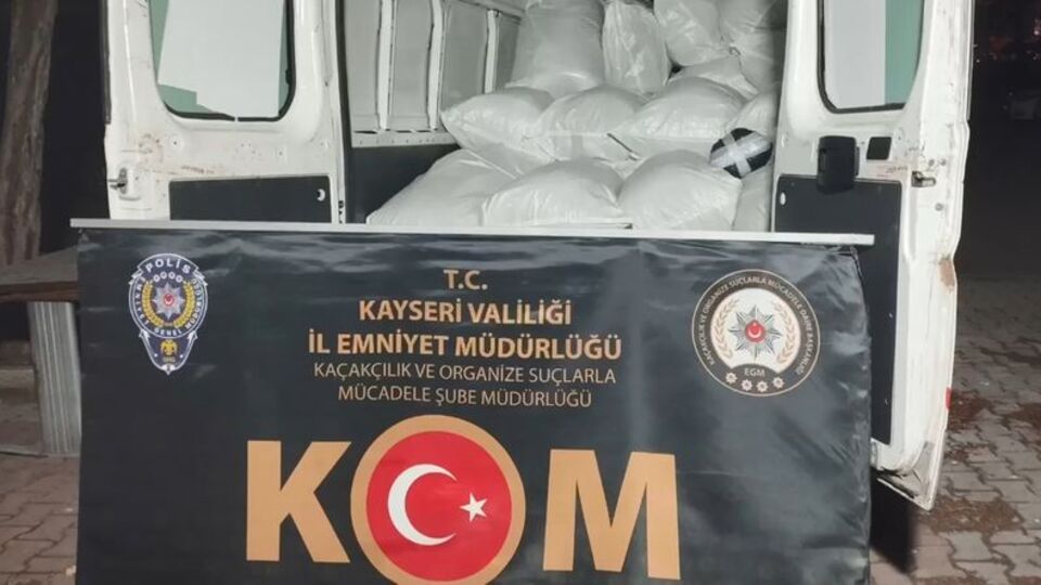 Bir buçuk ton kaçak tütün ele geçirildi