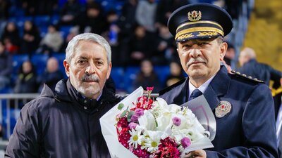 Kasımpaşa'dan Selami Yıldız'a çiçek!