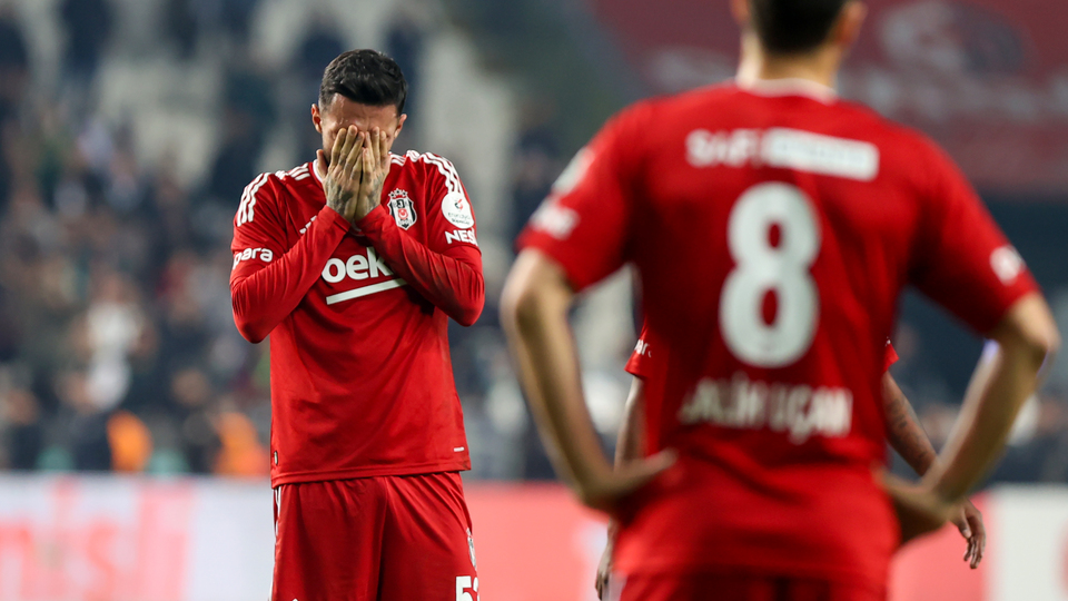 Beşiktaş'a Emirhan'dan kötü haber!