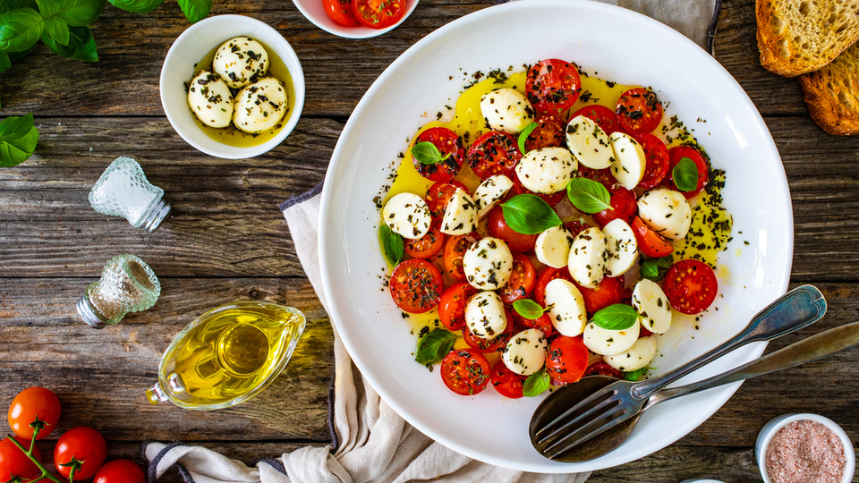 Gece salata yemek kilo aldırır mı?