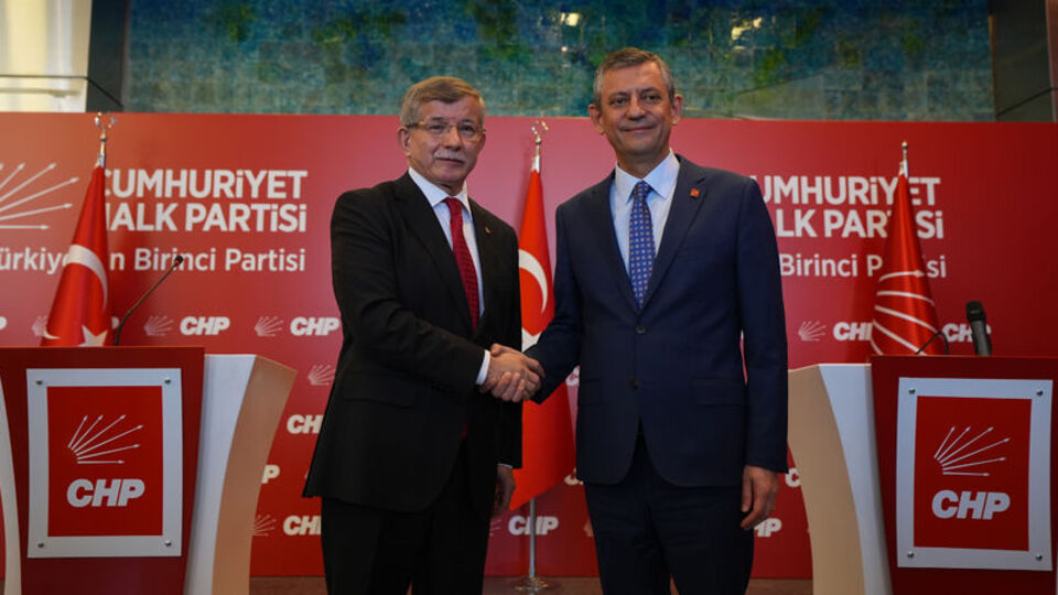 Özel, Ahmet Davutoğlu ile görüştü