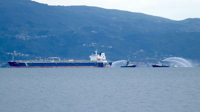Ham petrol tankerinin makine dairesinde yangın
