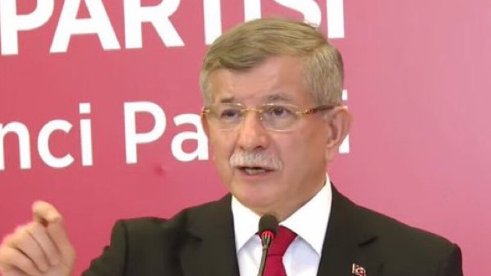 Davutoğlu'ndan 'sarı saç' açıklaması