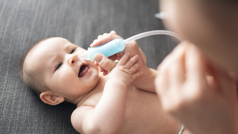 Bebeklerin burnu nasıl temizleniyor?