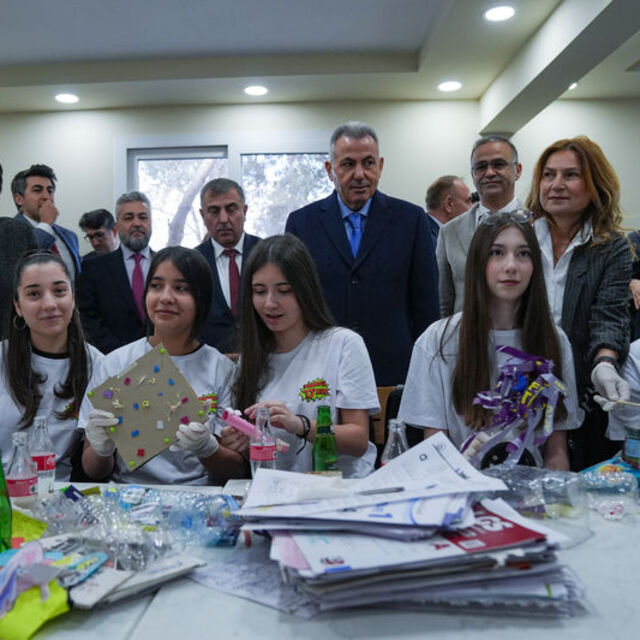 Öğrenciler kantin alışverişini "atıklarla" yapabilecek