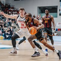 G.Saray, Çekya'da farklı kazandı, 1-0 öne geçti