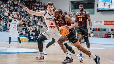 G.Saray, Çekya'da farklı kazandı, 1-0 öne geçti
