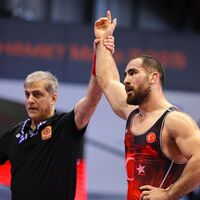 Milli güreşçilerden bronz madalya!