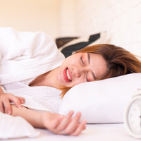 Bazı insanlar neden uykularında konuşur?