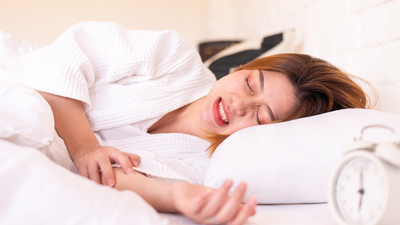 Bazı insanlar neden uykularında konuşur?