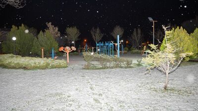 Başkent'e nisanda kar sürprizi