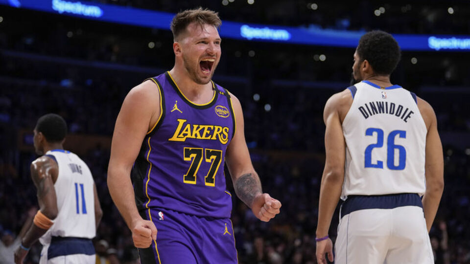 Doncic'ten 45 sayılık resital!