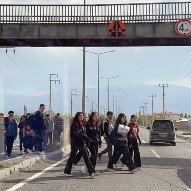 "Yol uzuyor" diye ölümü göze alıyorlar
