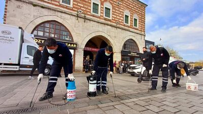 Tarihi Mısır Çarşısı'nda ilaçlama