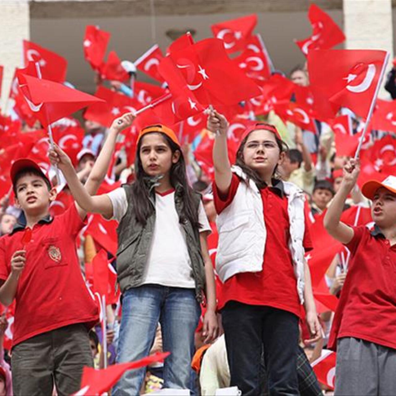 22 Nisan yarım gün mü?